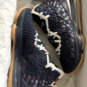 Men Lebron Basketball shoes